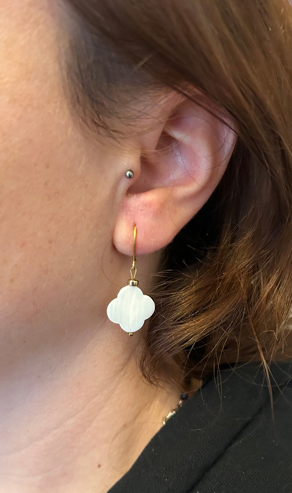Boucles d’oreilles trèfle en nacre